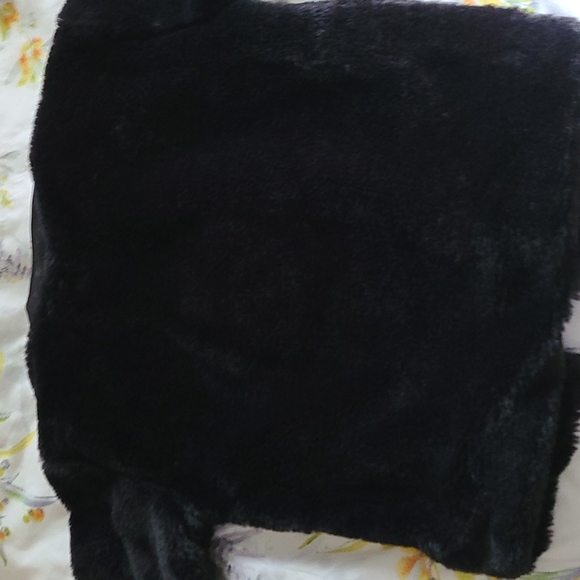 LOL Jacket - Picture 2 of 3